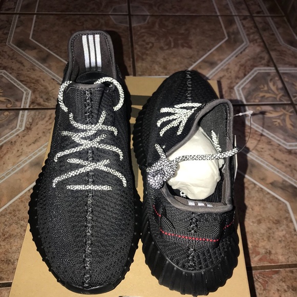 YEEZYBOOST 350 v2 - Picture 2 of 5